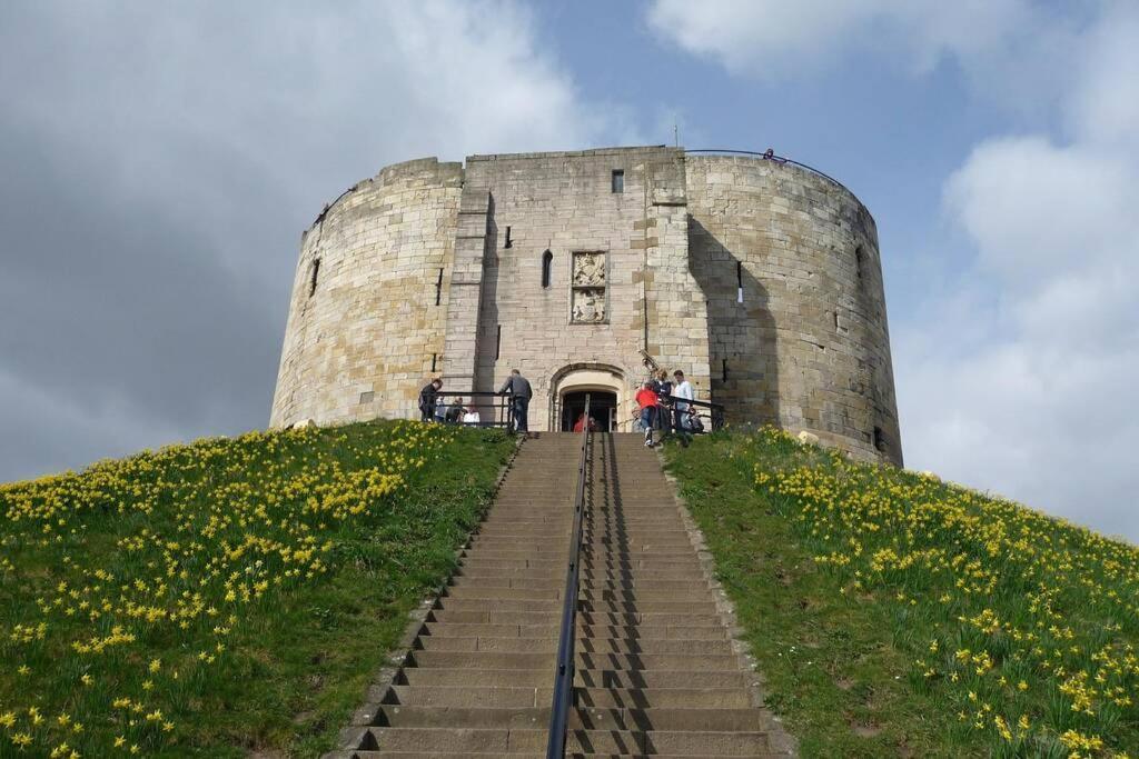 Luxury One Bedroom Apartment Within The City Walls York Exterior foto