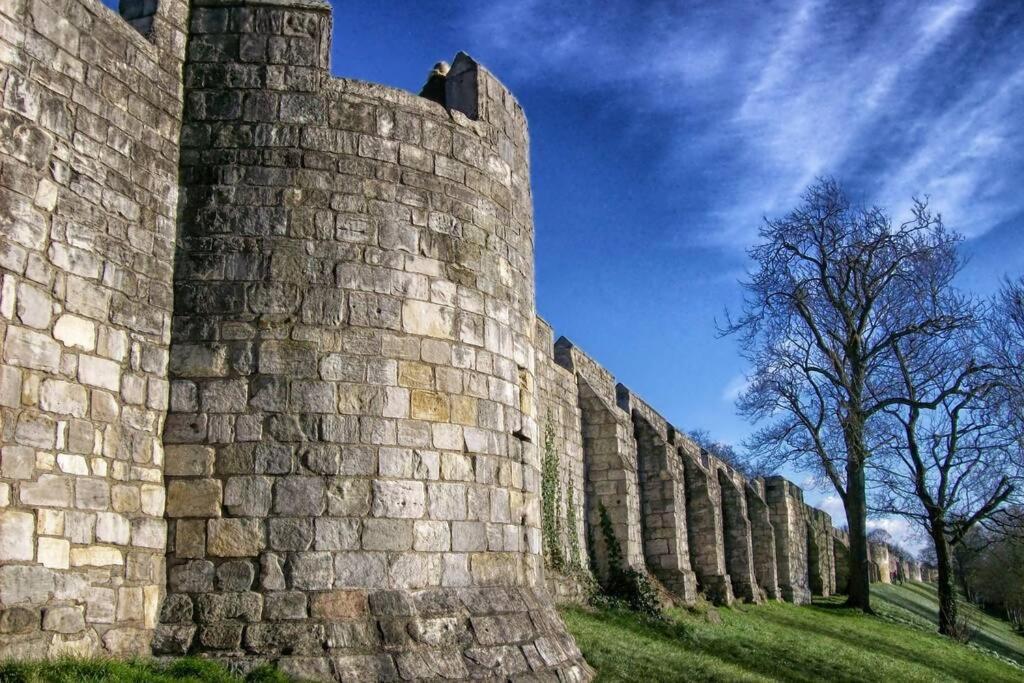 Luxury One Bedroom Apartment Within The City Walls York Exterior foto